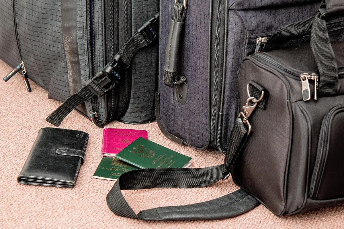 Packing a Carry-On for a 5-Day Trip: Minimalist Checklist
